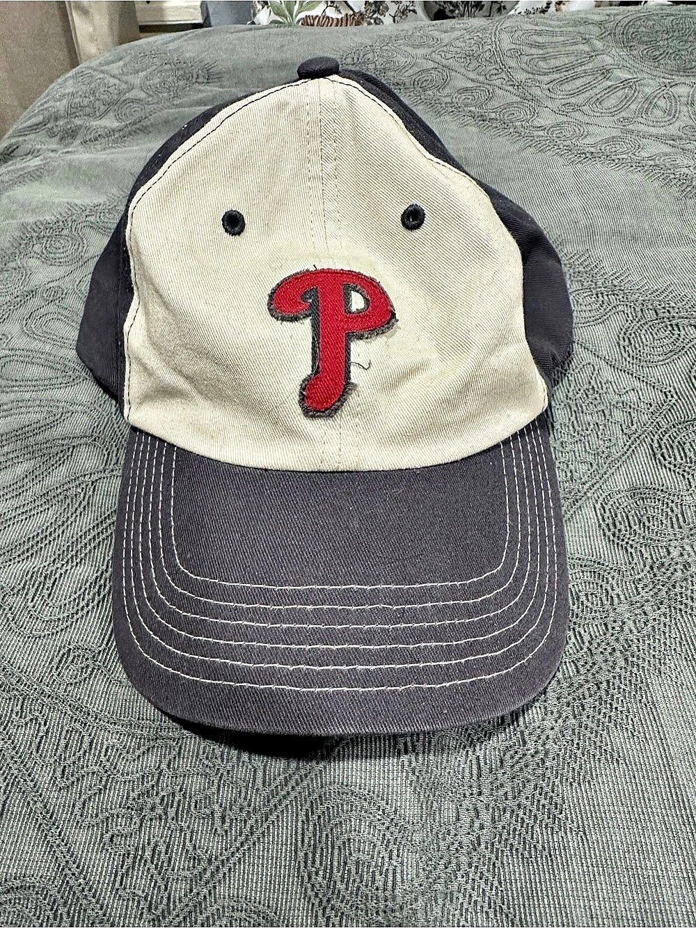 Phillies Baseball Cap in Black & Red